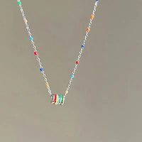 Collier coloré à petite taille