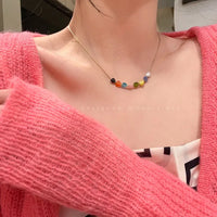 Collier de perles colorées