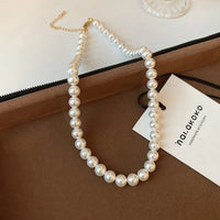 28# Necklace. White-10mm