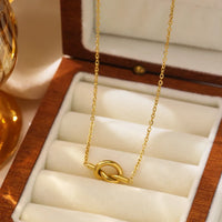 Collier noué