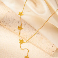 Collier pompon fleur